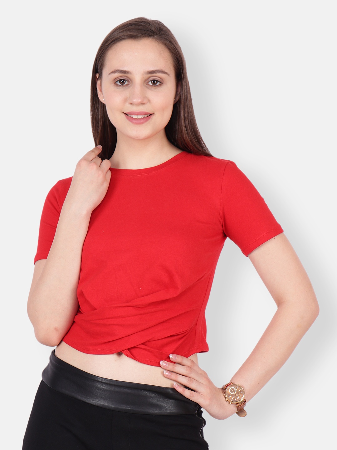 SCORPIUS Women Red Solid Crop Top