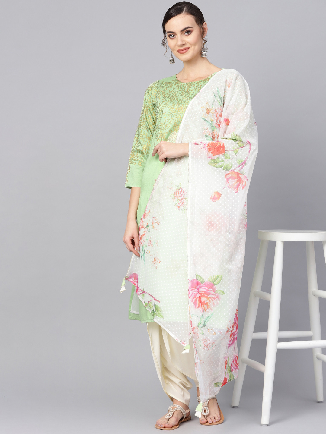 

Ahalyaa Women Green & Cream-Coloured Printed Kurta with Dhoti Pants & Dupatta