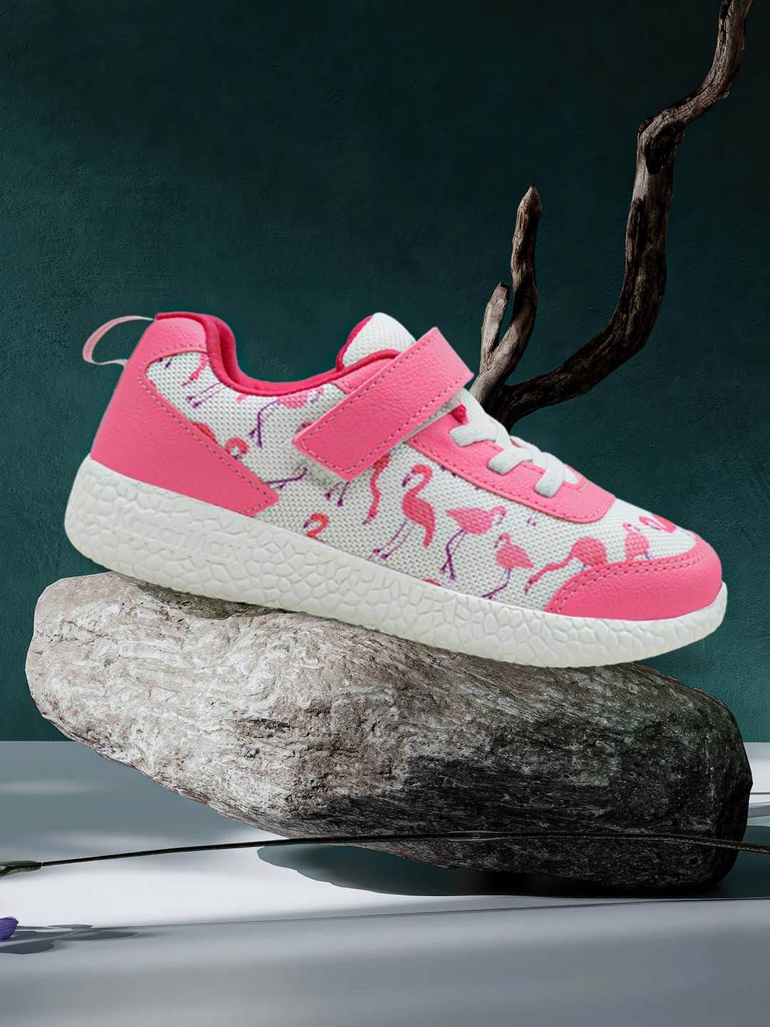 

KazarMax Kids White & Pink Printed Walking Shoes