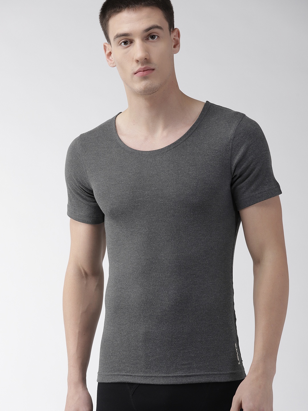 

Levi's Men's Round Neck Half Sleeve Thermal Regular Fit Top (Grey), Charcoal