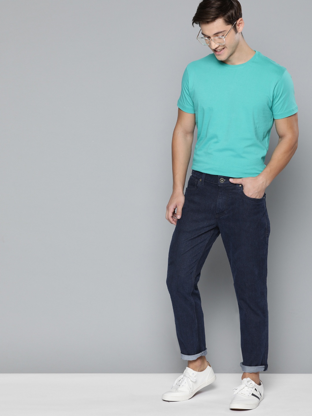 

Mast & Harbour Men Navy Blue Slim Fit Mid-Rise Clean Look Stretchable Jeans