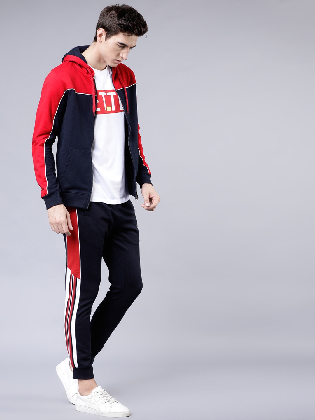 

HIGHLANDER Men Red & Navy Blue Colourblocked Hooded Sweatshirt