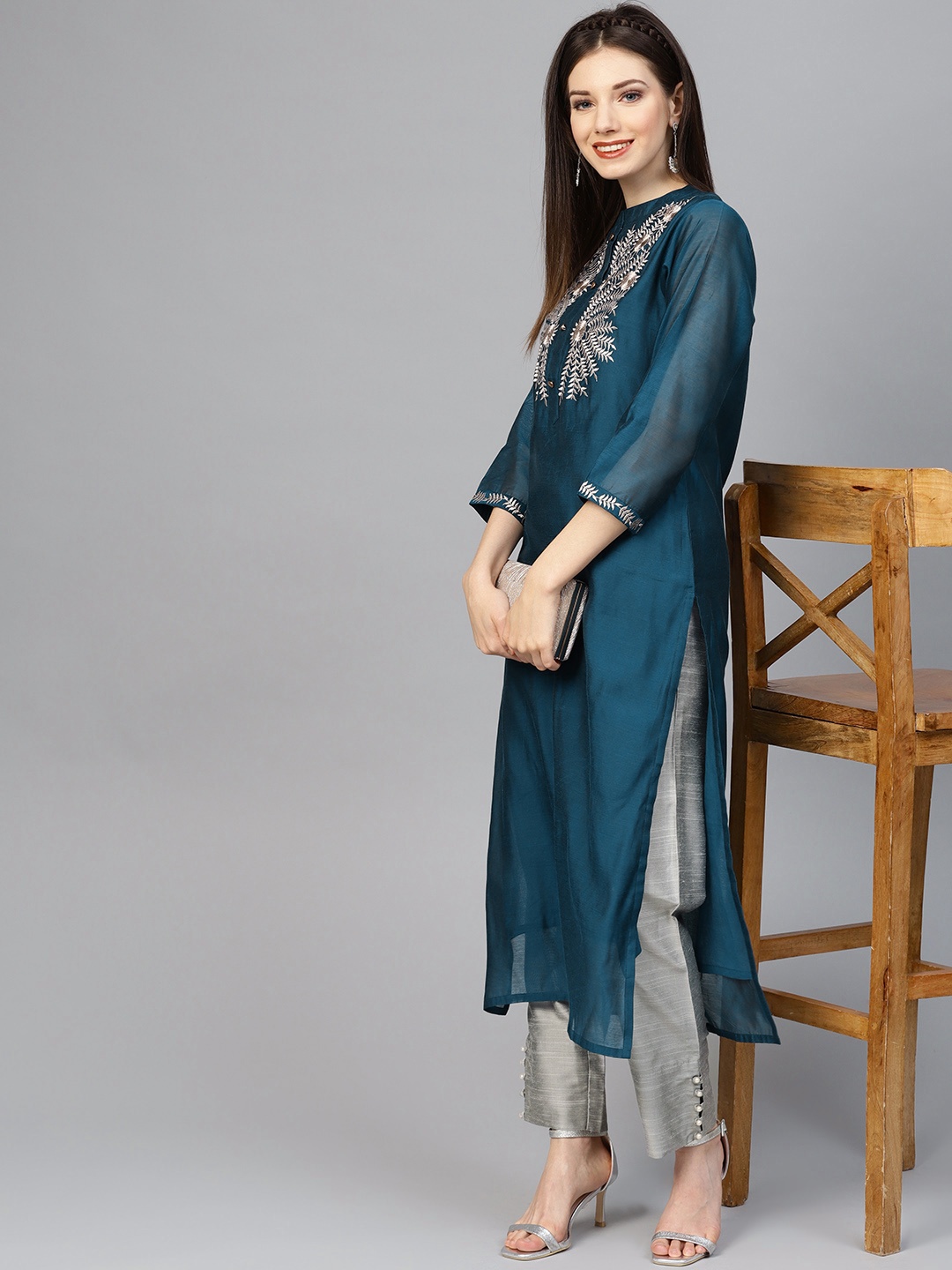 

Varanga Women Navy Blue & Grey Yoke Design Handloom Kurta with Trousers
