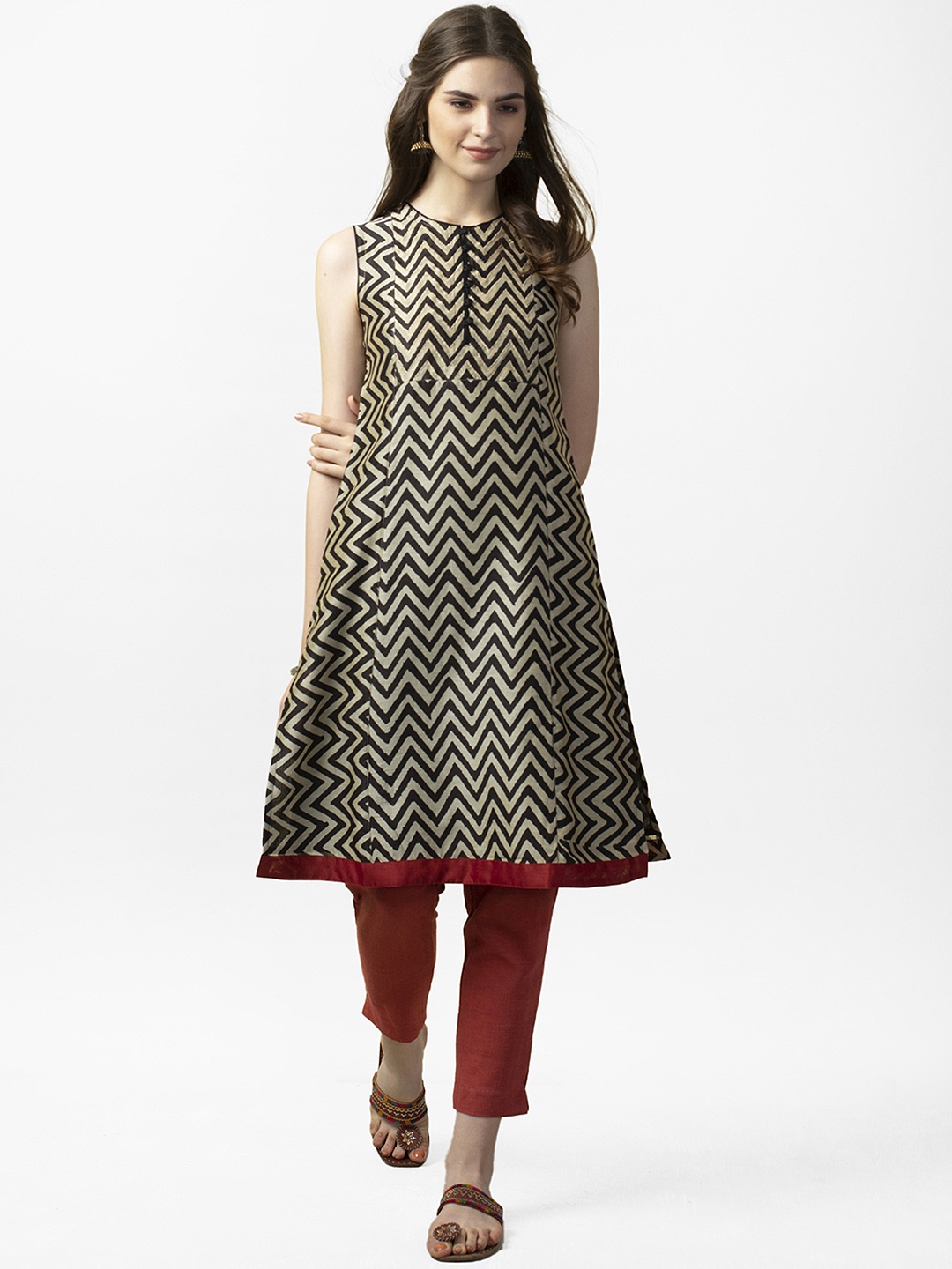 

Fabindia Women Black & Beige Chevron Print Handloom A-Line Kurta