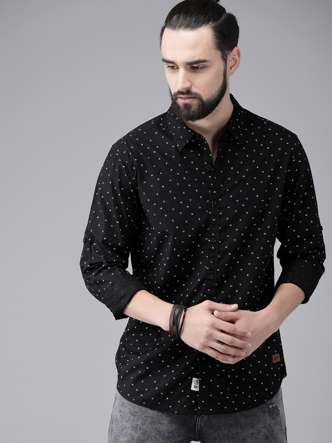 

Roadster Men Black White Regular Fit Printed Casual Shirt