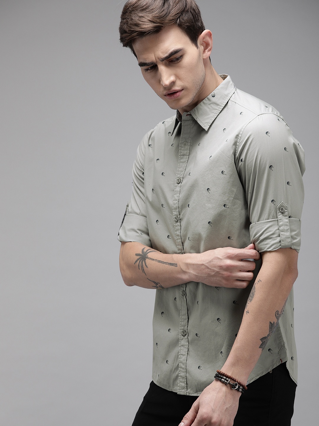 

Roadster Men Grey Printed Regular Fit Casual Shirt