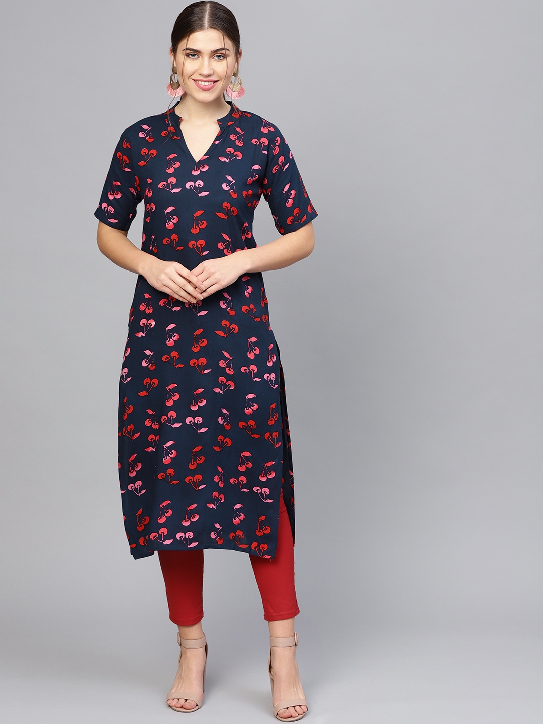 

Nayo Women Navy Blue & Pink Floral Print Straight Kurta