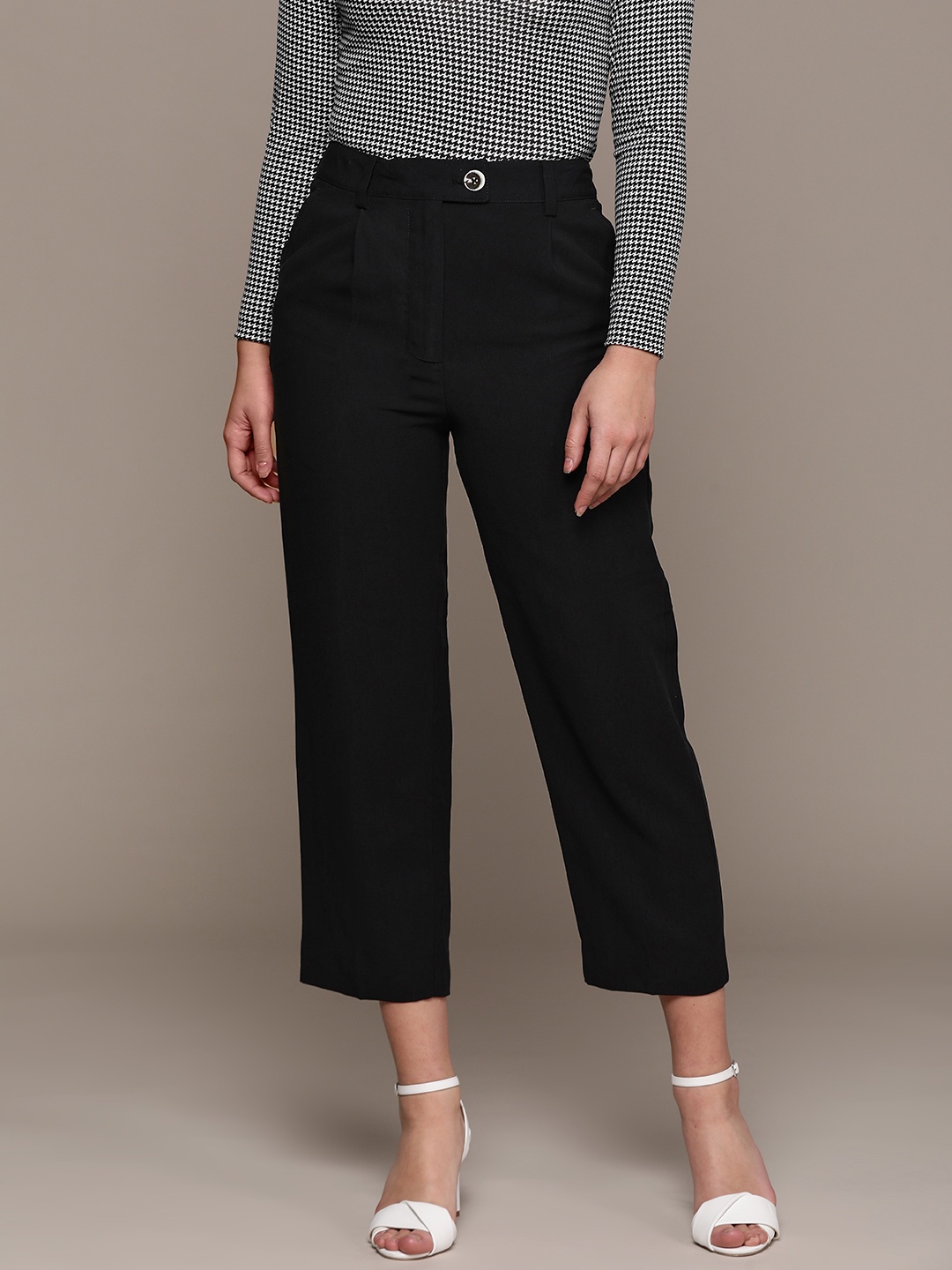 

MANGO Women Black Solid Cropped Regular Trousers