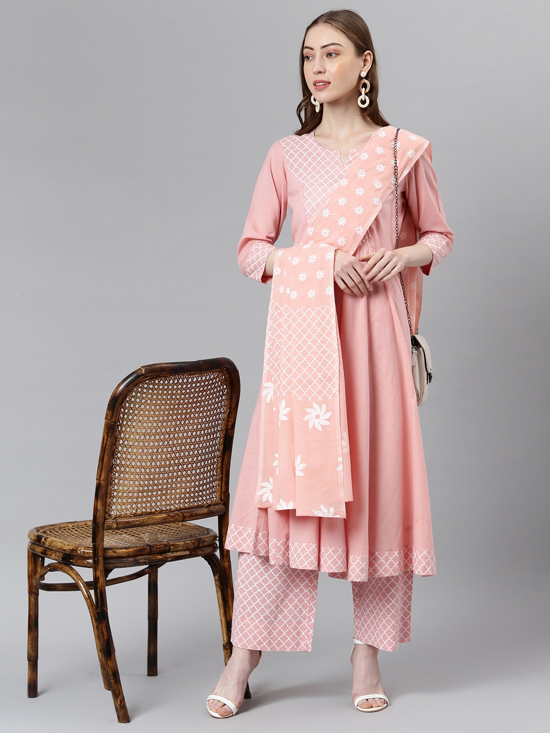 

Khushal K Women Peach-Coloured Printed Kurta with Palazzos & Dupatta