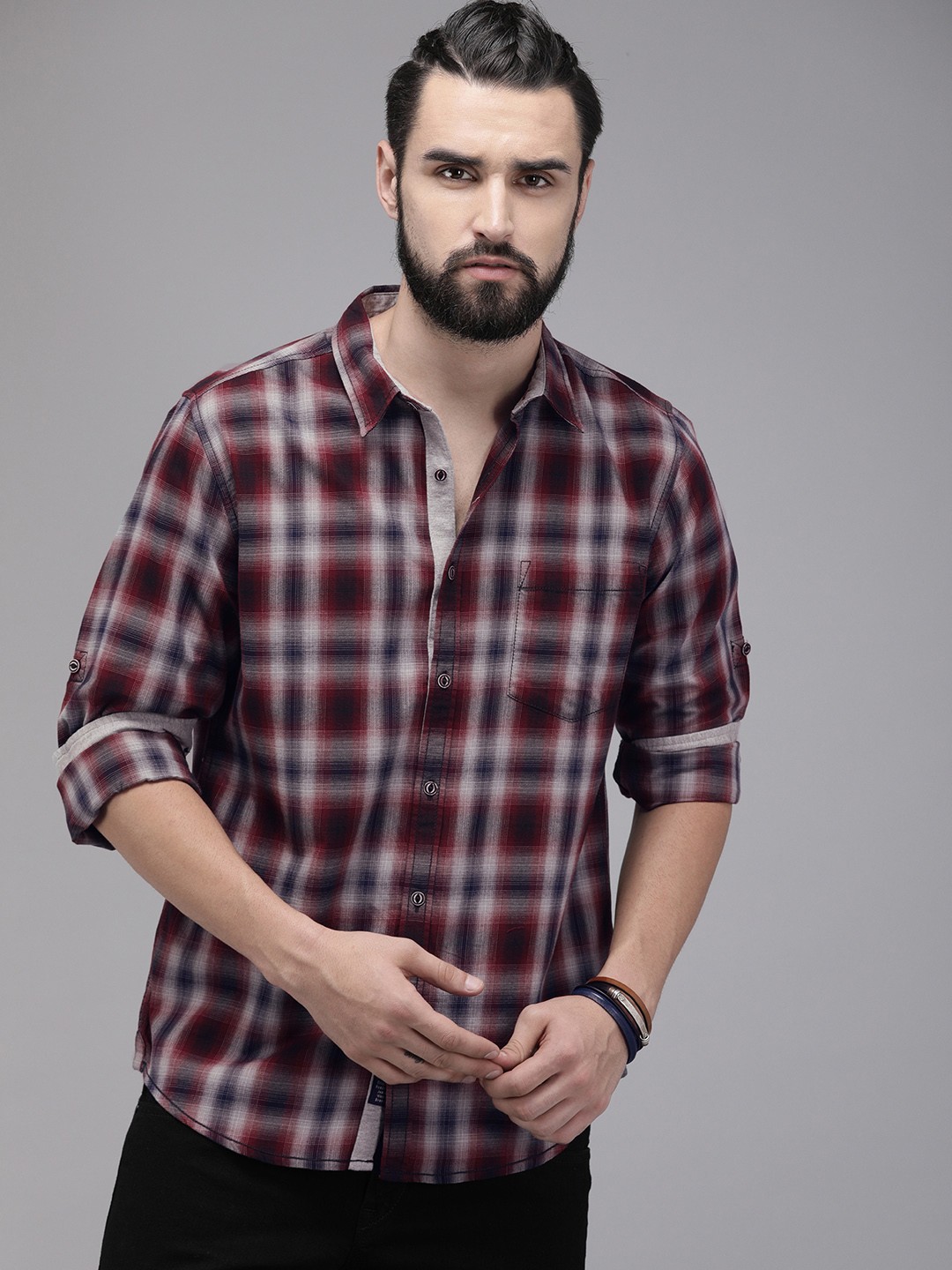 

The Roadster Lifestyle Co Men Maroon & Grey Checked Casual Shirt