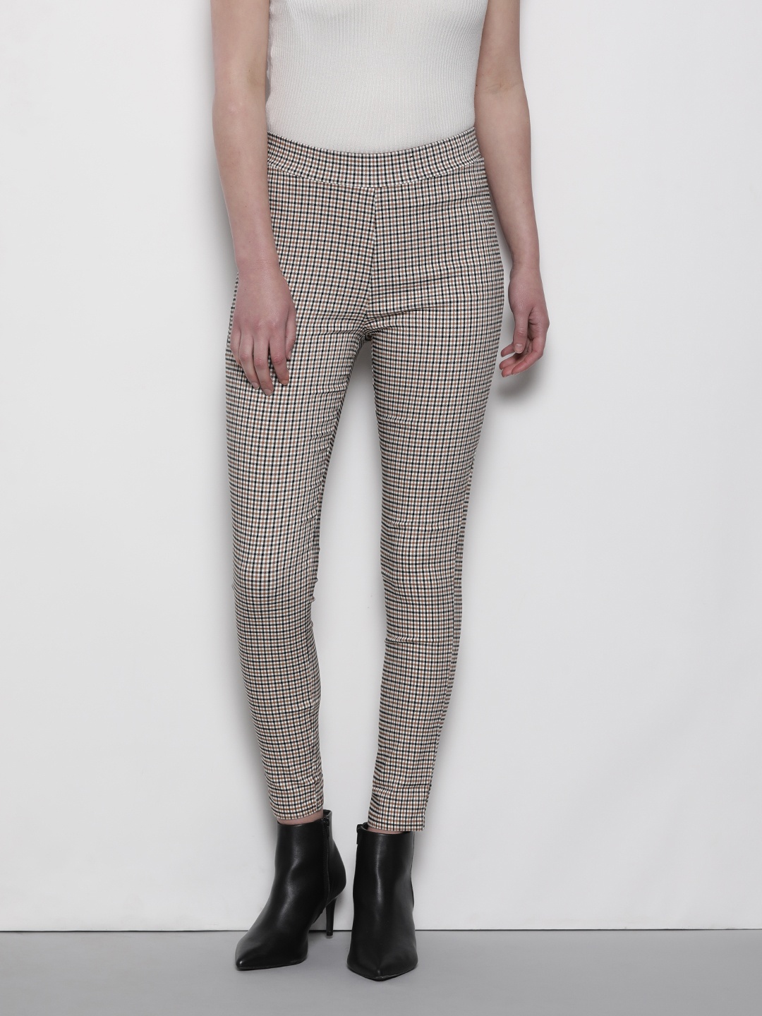 

DOROTHY PERKINS Women Beige & Black Checked Skinny Fit Cropped Treggings