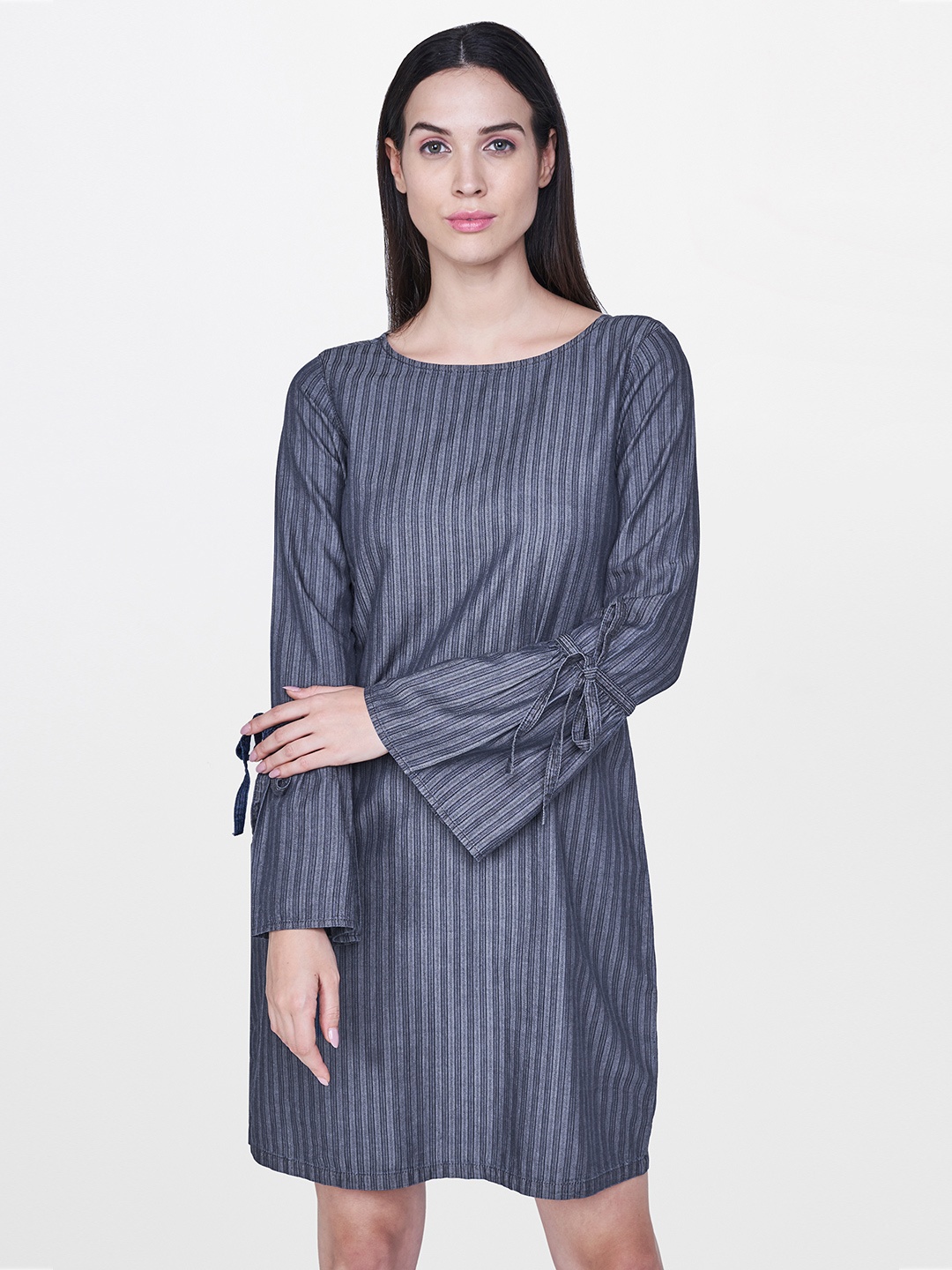 

AND Women Blue Striped Sheath Bell Sleeve Dress