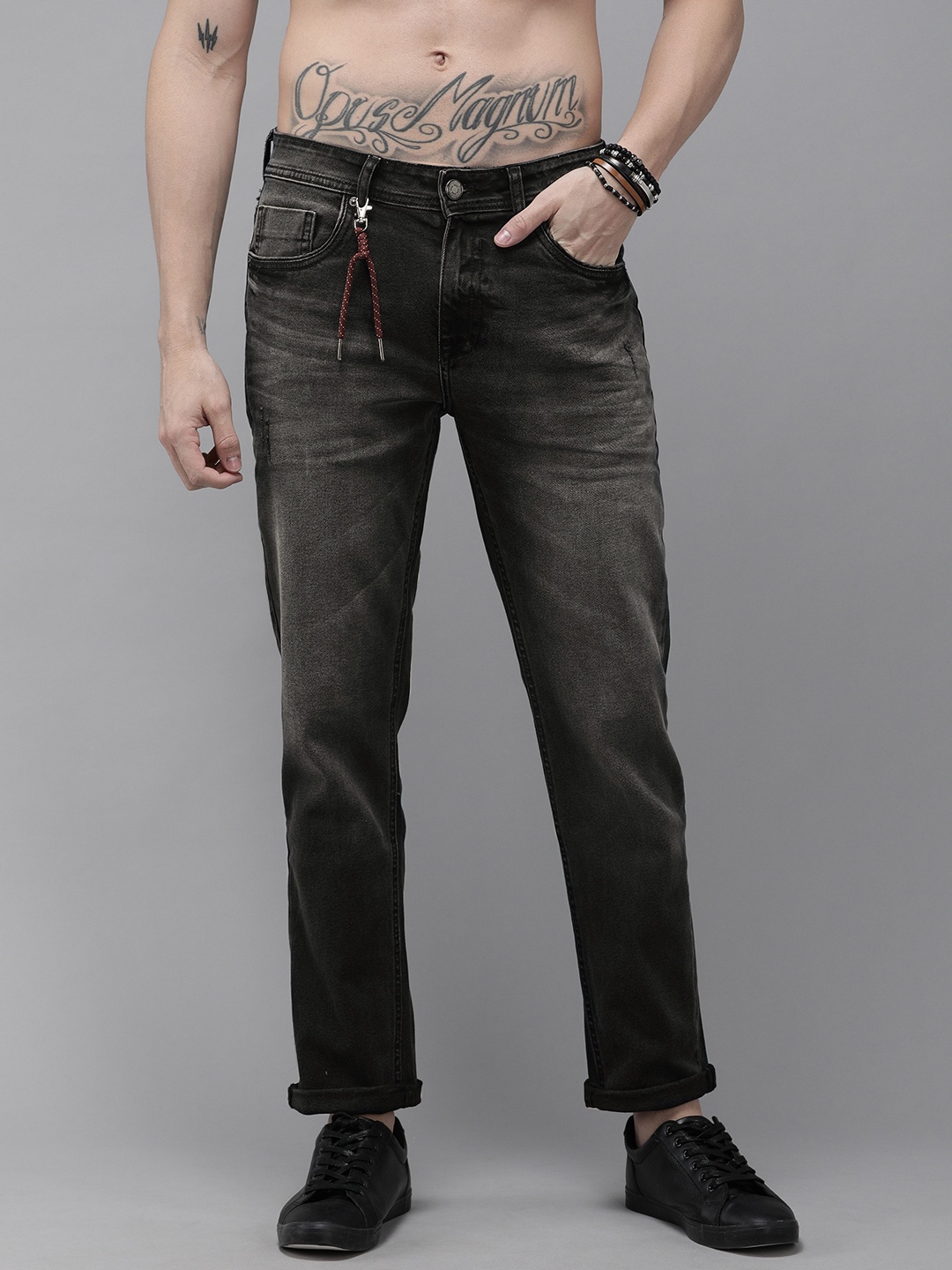 

The Roadster Lifestyle Co Men Black Slim Tapered Fit Mid-Rise Clean Look Stretchable Jeans
