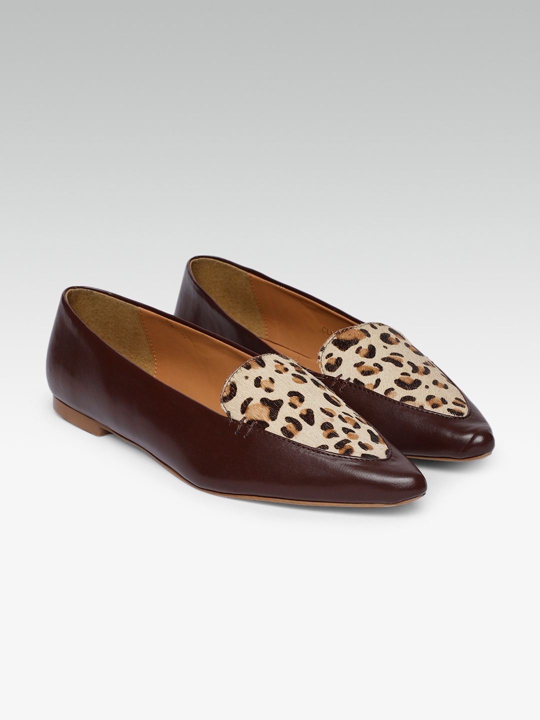 

Carlton London Women Beige & Maroon Printed Leather Ballerinas