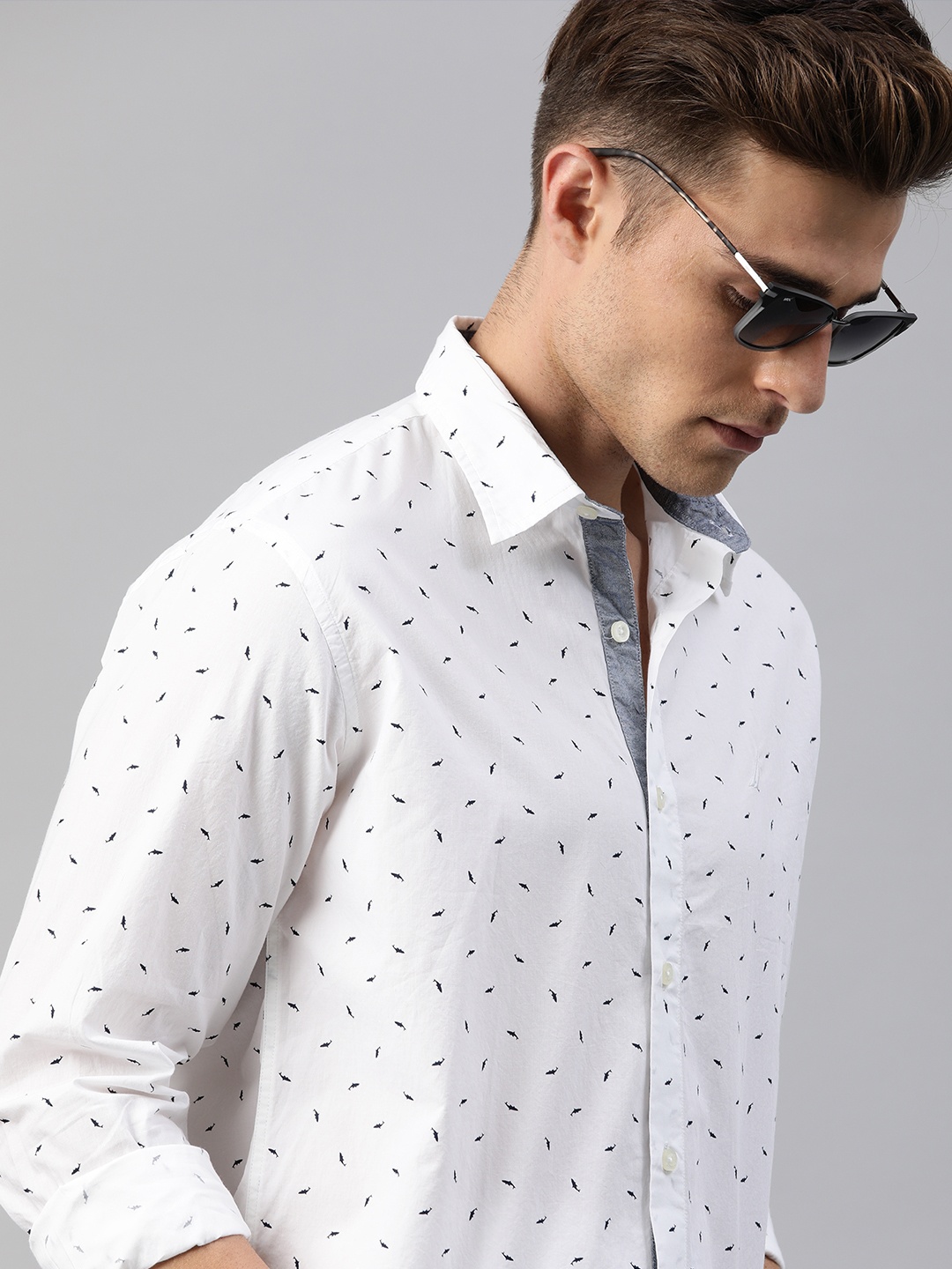 

Nautica Men White & Navy Blue Slim Fit Printed Casual Shirt