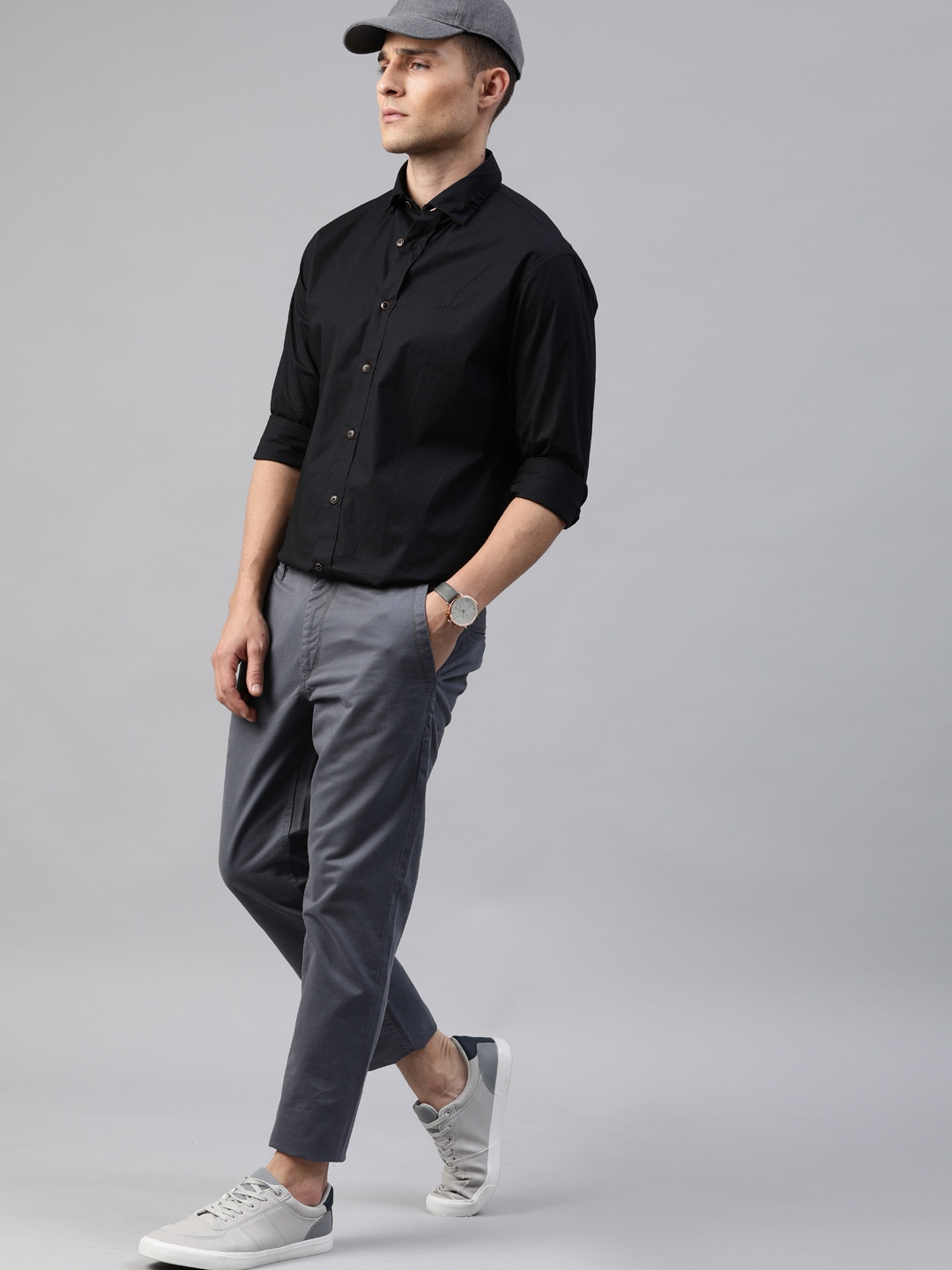 

Nautica Men Black Regular Fit Solid Casual Shirt