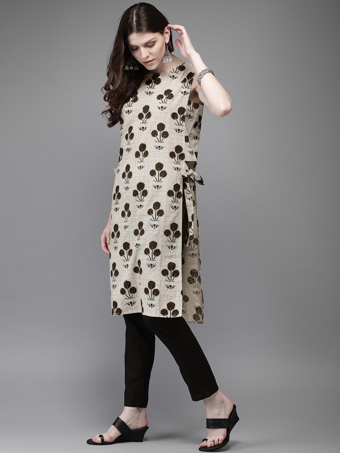 

Anouk Women Off-White Printed Kurta with Trousers