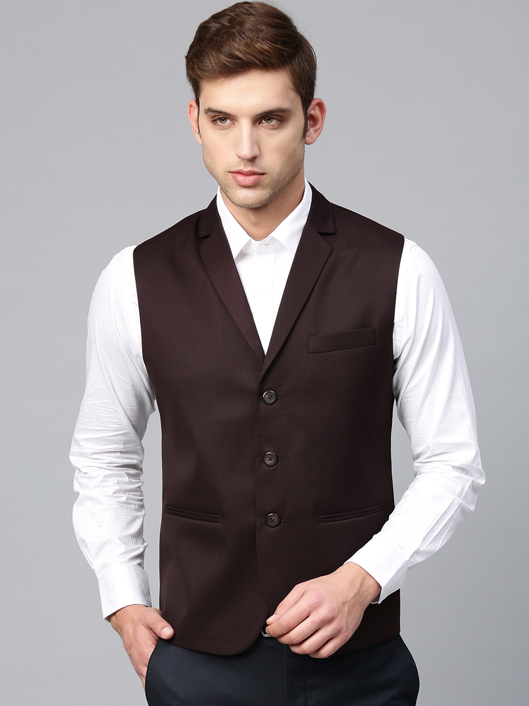 

MANQ Men Burgundy Solid Slim Fit Formal Waistcoat