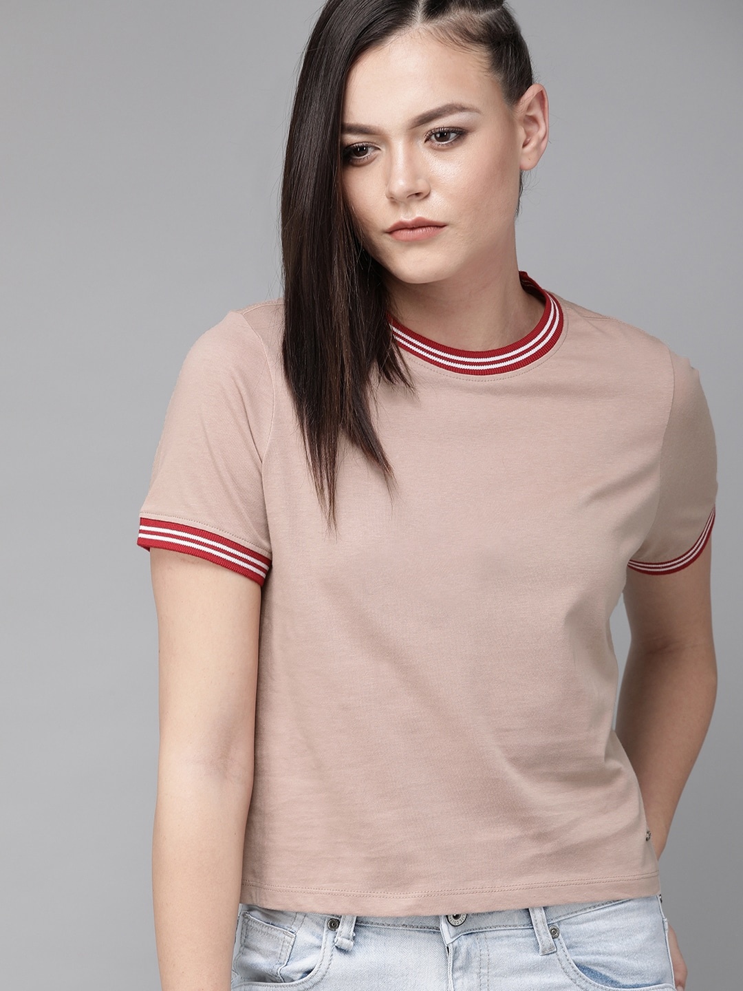 

The Roadster Lifestyle Co Women Pink Solid Round Neck Pure Cotton Crop T-shirt