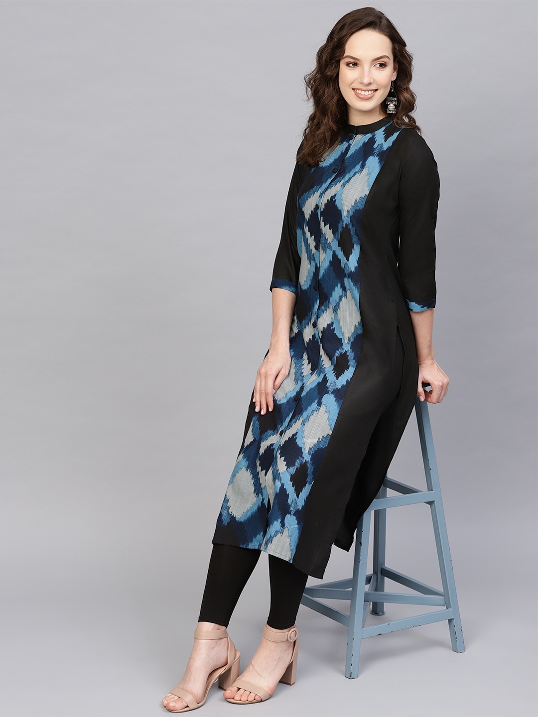 

Indo Era Women Black & Navy Blue Printed Straight Kurta