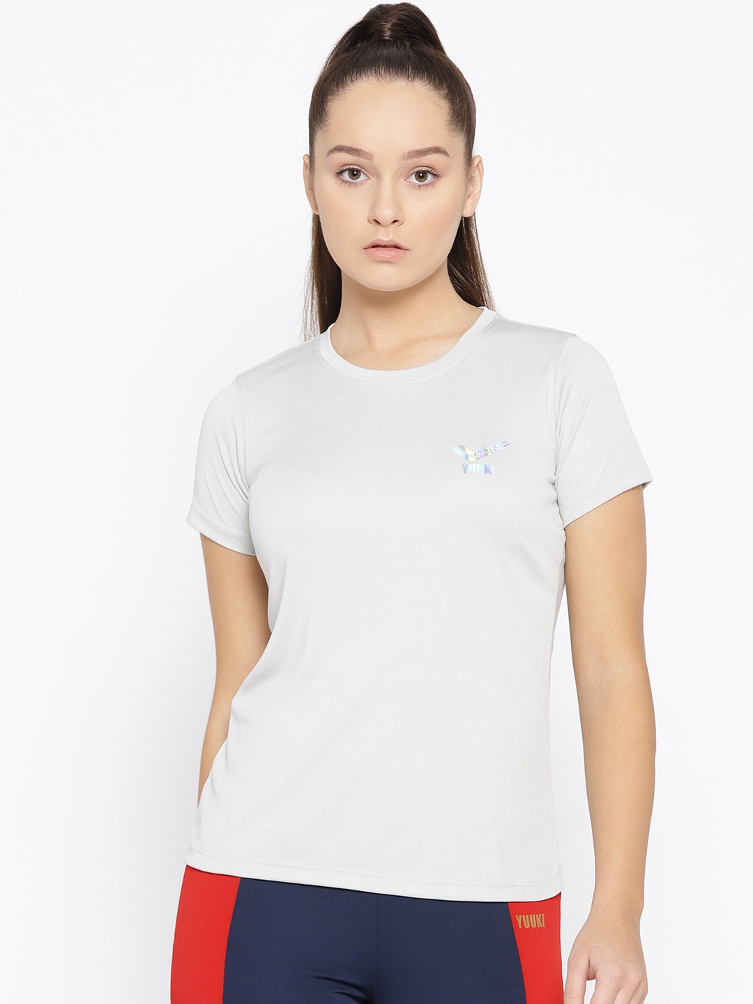 

Yuuki Women Grey Solid Round Neck T-shirt