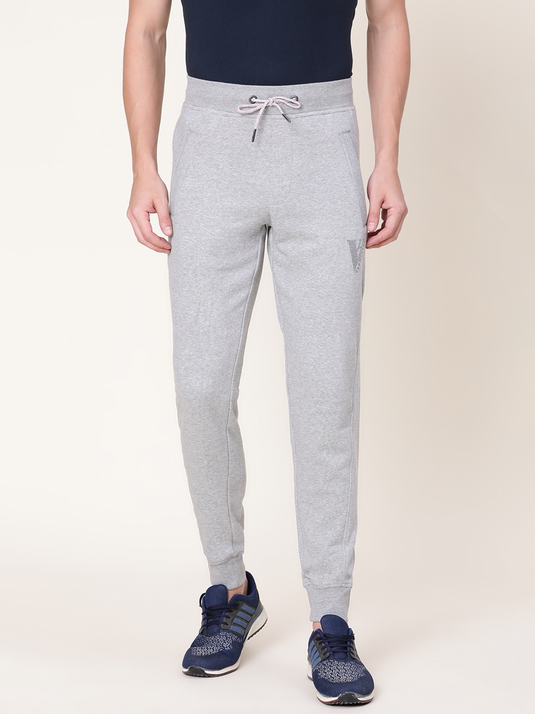 

Van Heusen Men Athleisure Smart-Tech Easy Stain Release Slim Fit Joggers, Grey melange