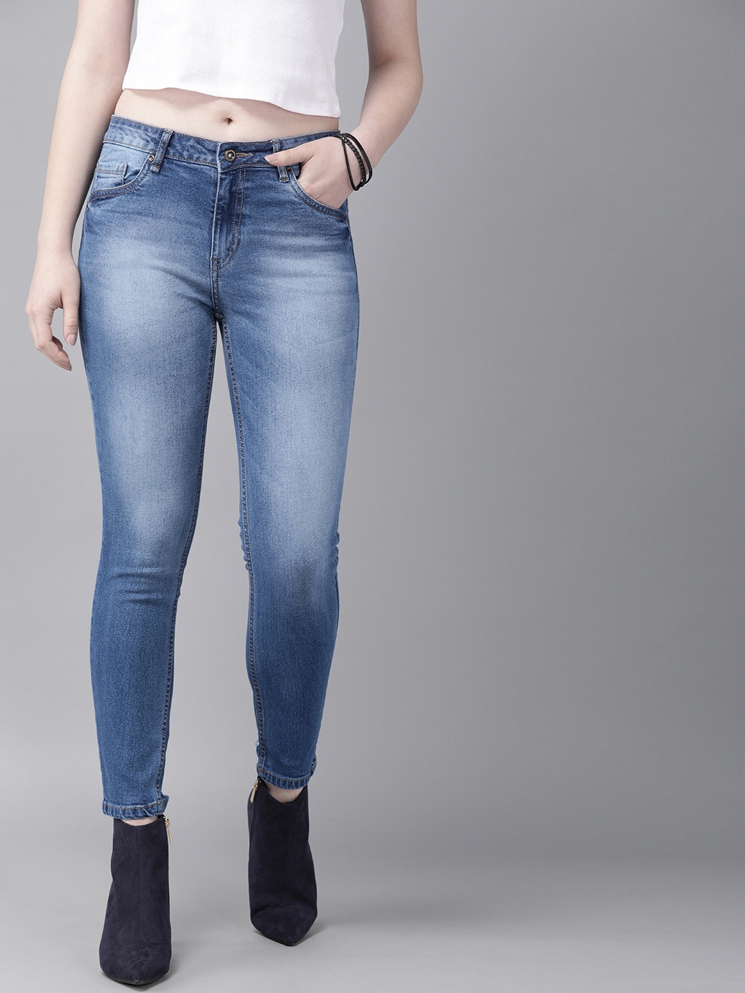 

The Roadster Lifestyle Co Women Blue Skinny Fit Mid-Rise Clean Look Stretchable Jeans