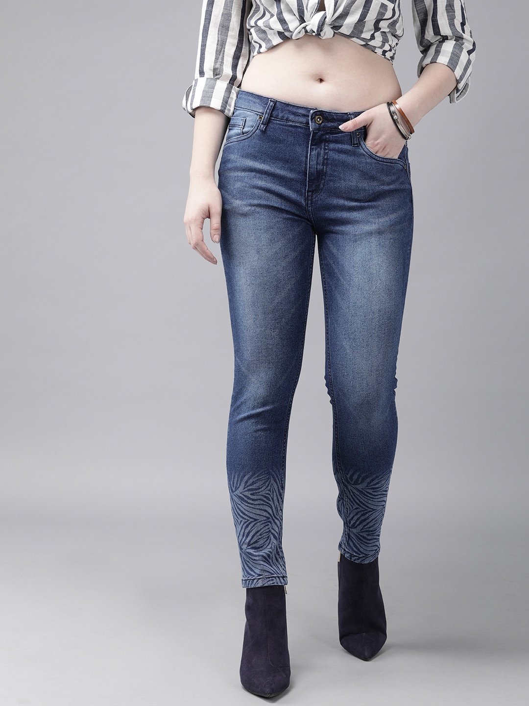 

The Roadster Lifestyle Co Women Blue Skinny Fit Mid-Rise Clean Look Stretchable Jeans