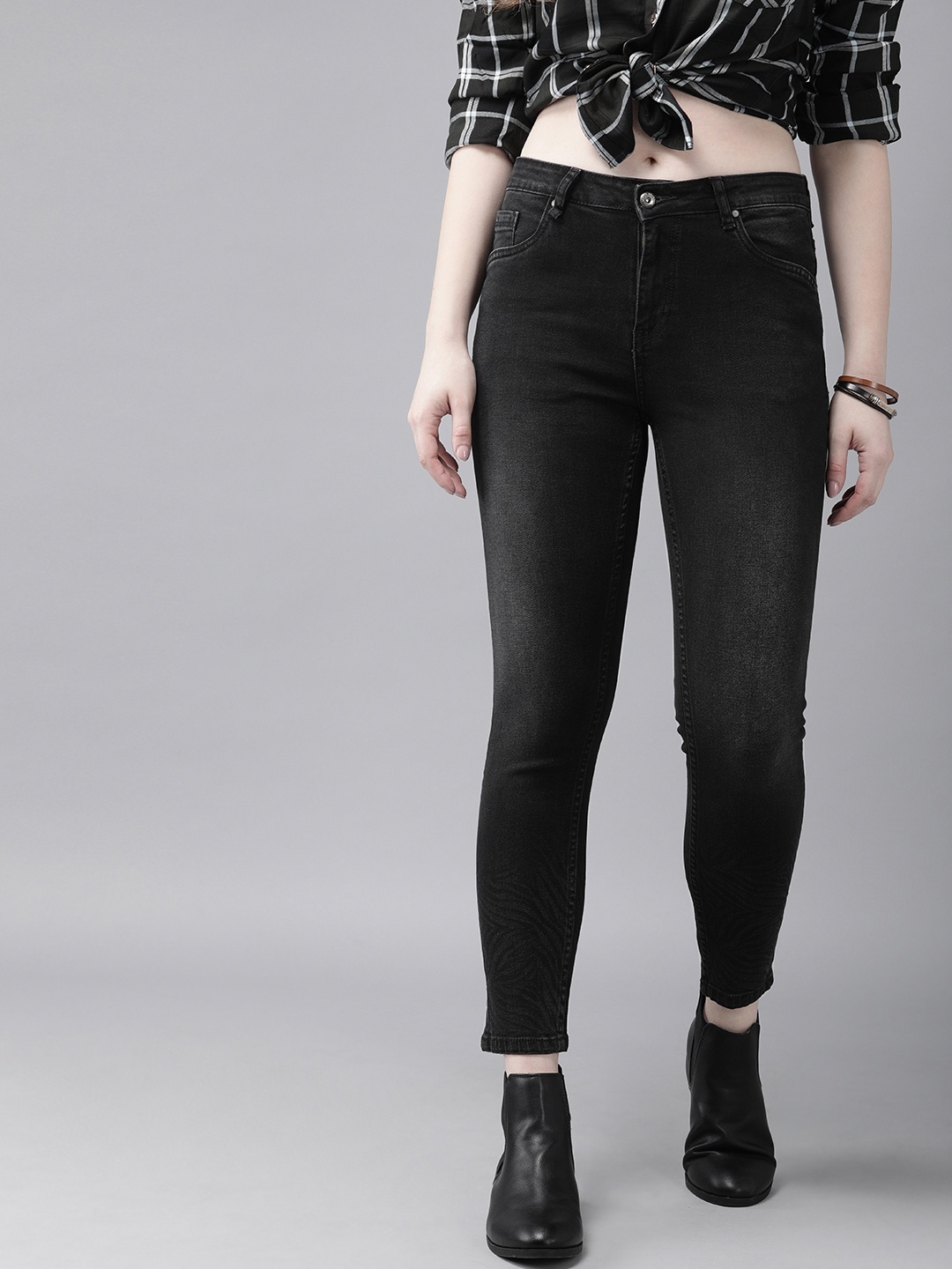 

The Roadster Lifestyle Co Women Black Skinny Fit Mid-Rise Clean Look Stretchable Jeans