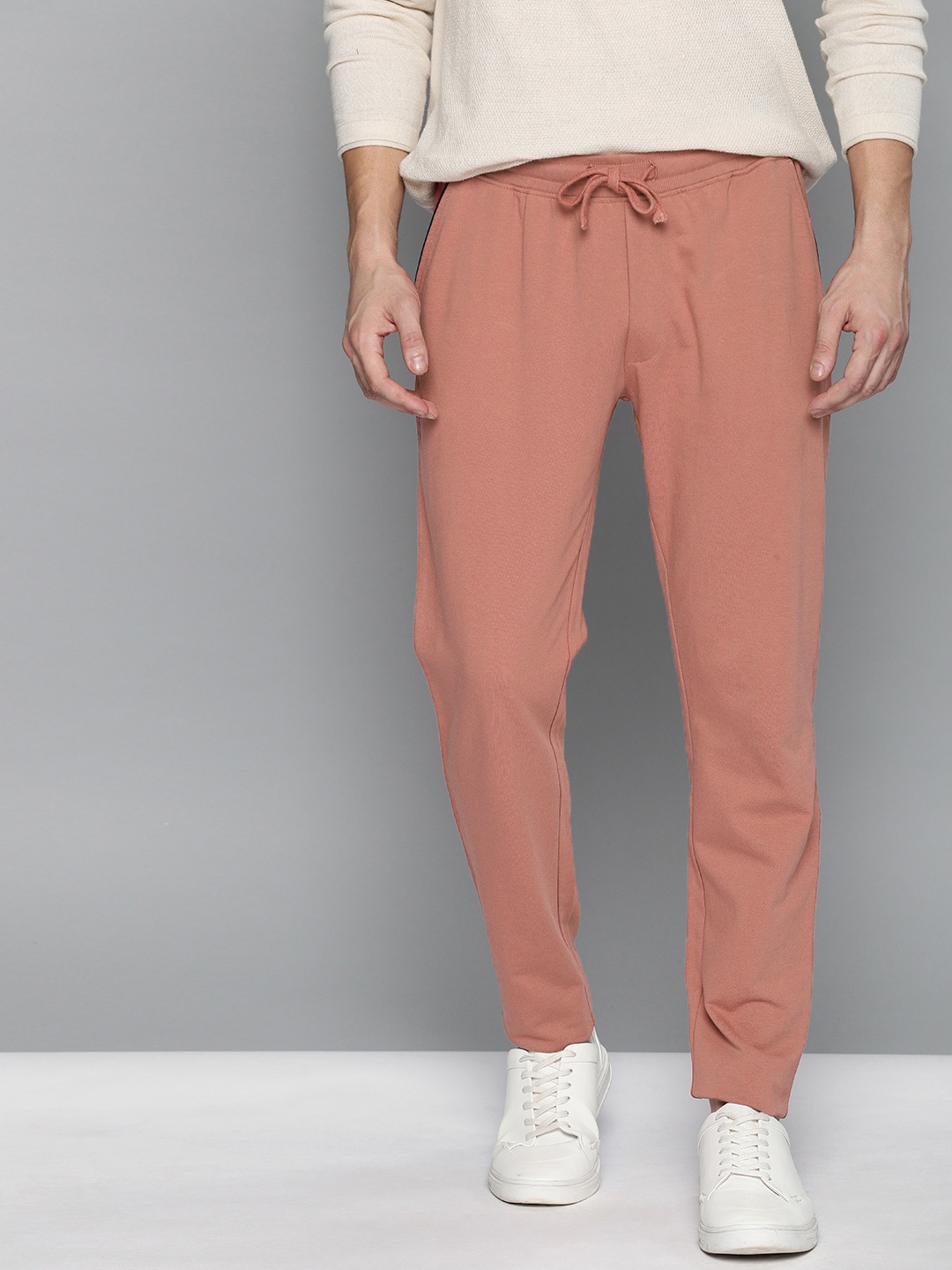 

Mast & Harbour Men Pink Solid Track Pants