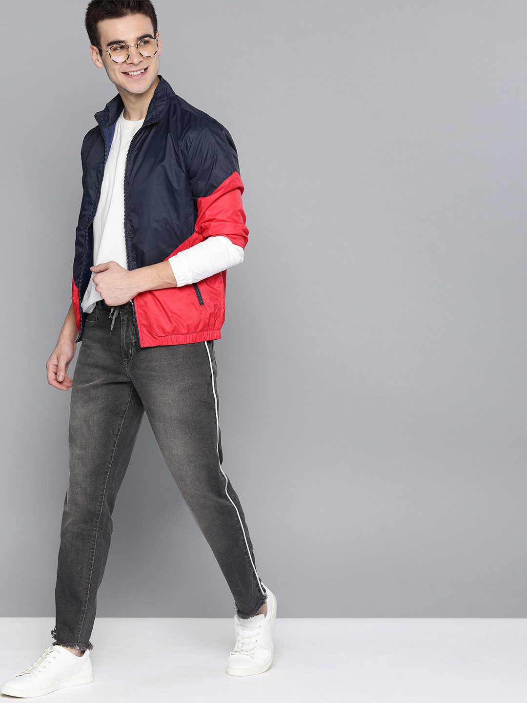 

Mast & Harbour Men Grey Carrot Fit Mid-Rise Clean Look Stretchable Jeans