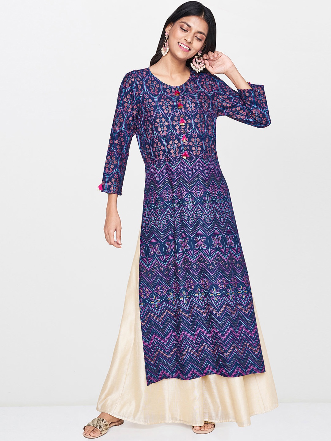 

Global Desi Women Blue & Pink Printed Straight High Slight Kurta