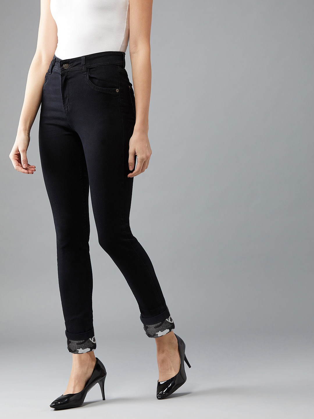 

DOLCE CRUDO Women Black Slim Fit High-Rise Clean Look Jeans