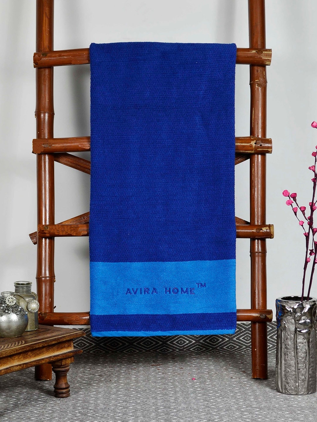 

Avira Home Blue Solid 650 GSM Bath Towel