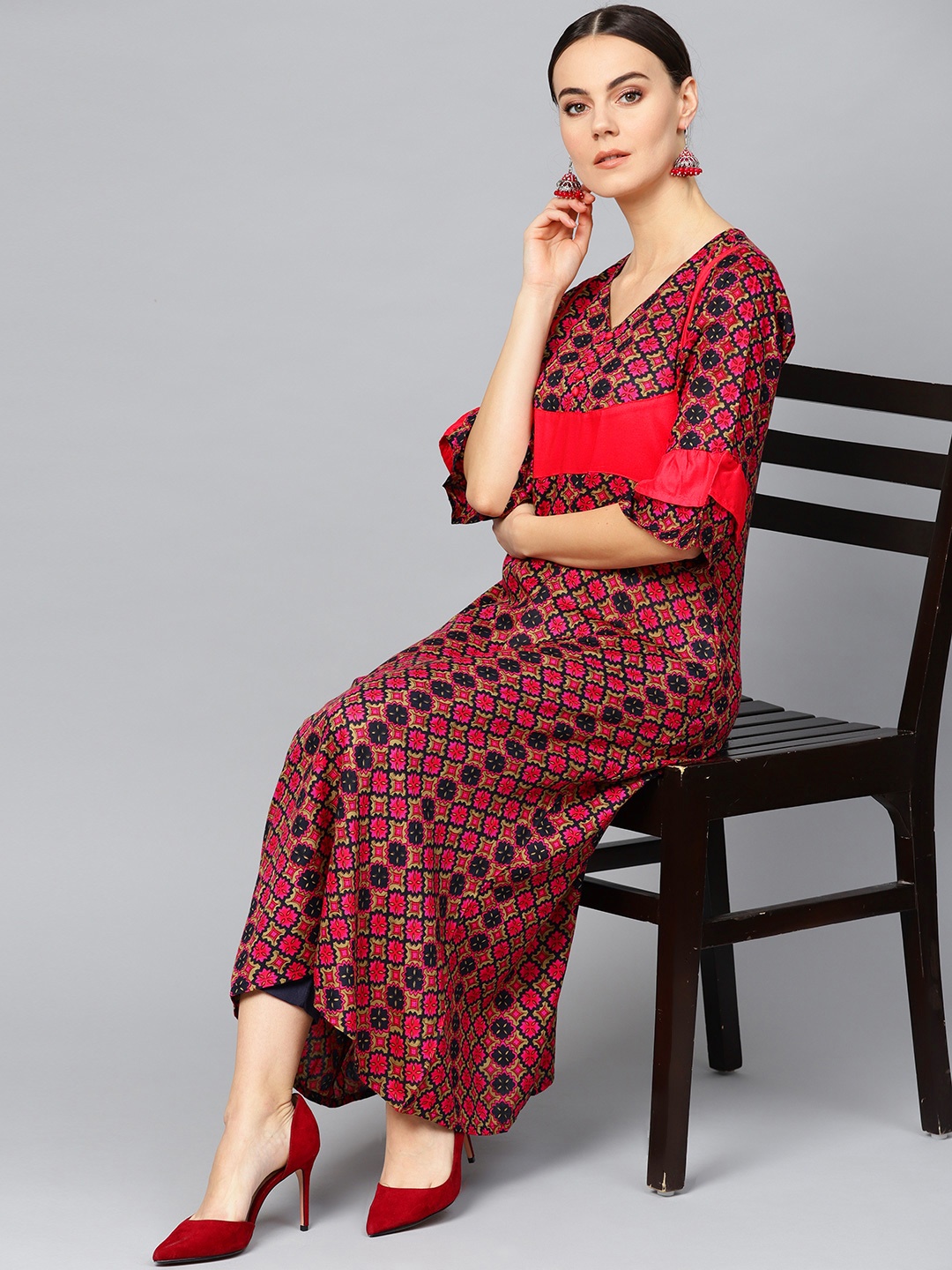 

Ives Women Pink & Black Printed A-Line Kurta