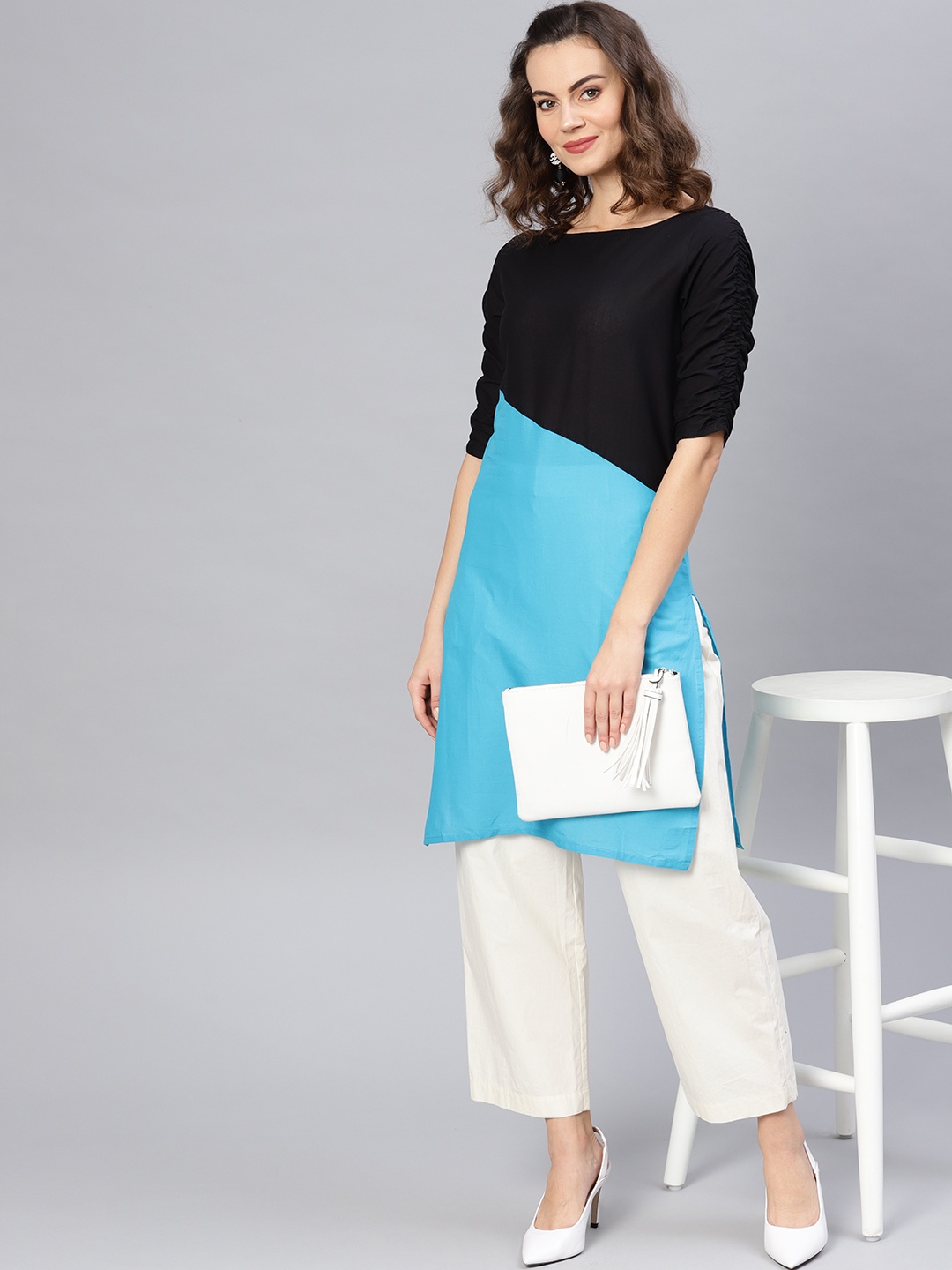 

Pannkh Women Blue & Black Colourblocked Straight Kurta