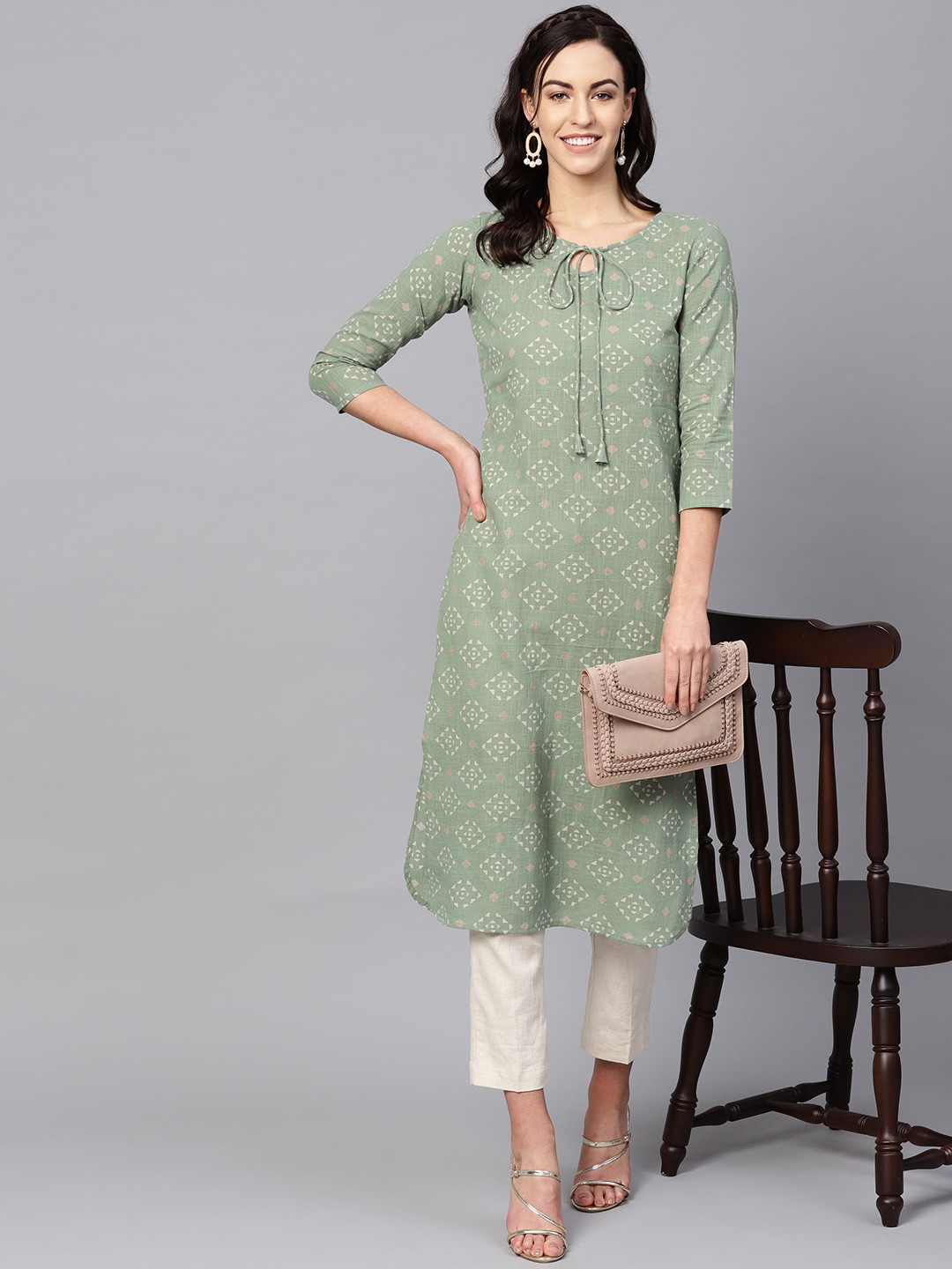 

AHIKA Women Green & Beige Printed Straight Kurta