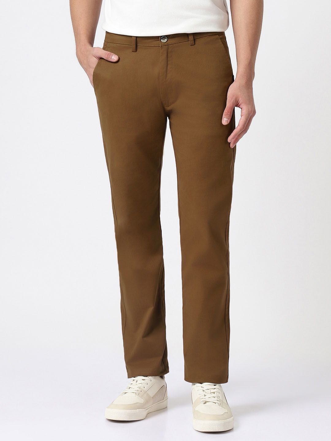 

Urbano Fashion Men Brown Slim Fit Solid Chinos