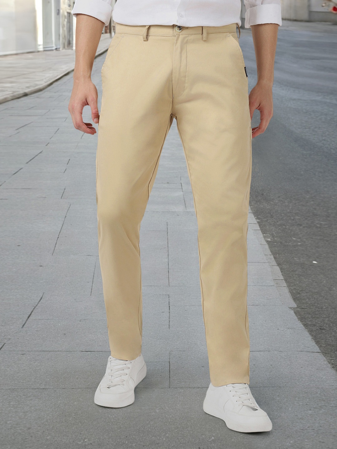 

Urbano Fashion Men Beige Slim Fit Solid Chinos