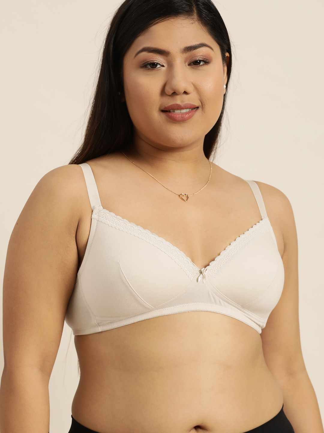 

Sztori Plus Size Off-White Solid Non-Wired Lightly Padded Everyday Bra TN4040BWN18