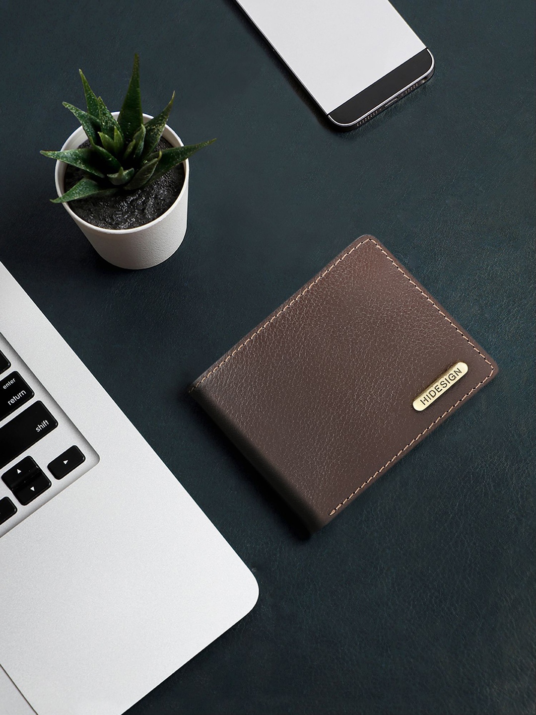 

Hidesign Men Brown Leather Textured Two Fold Wallet