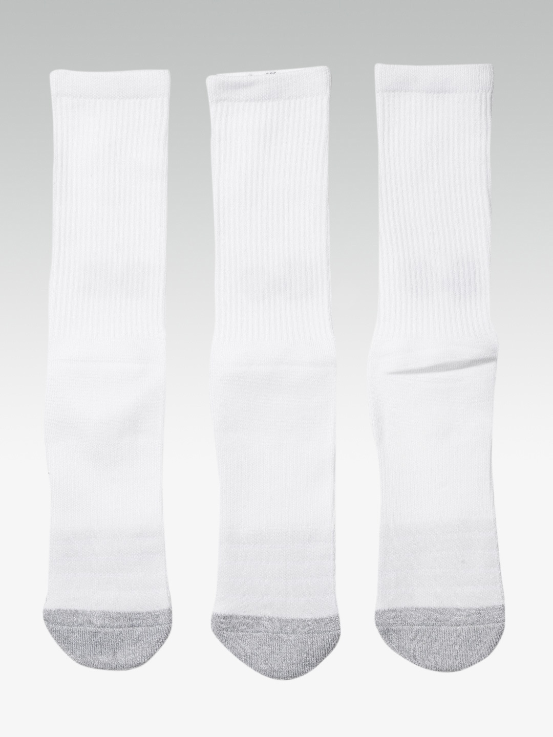 

UNDER ARMOUR Unisex Pack of 3 Solid Heatgear Crew Training Calf Length Socks, White