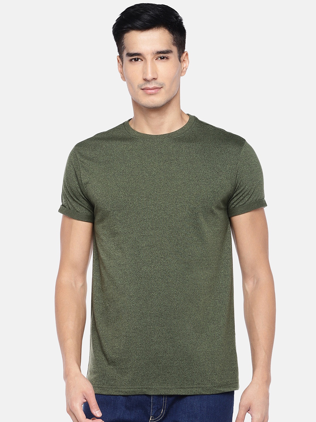 

Globus Men Olive Green Solid Round Neck T-shirt