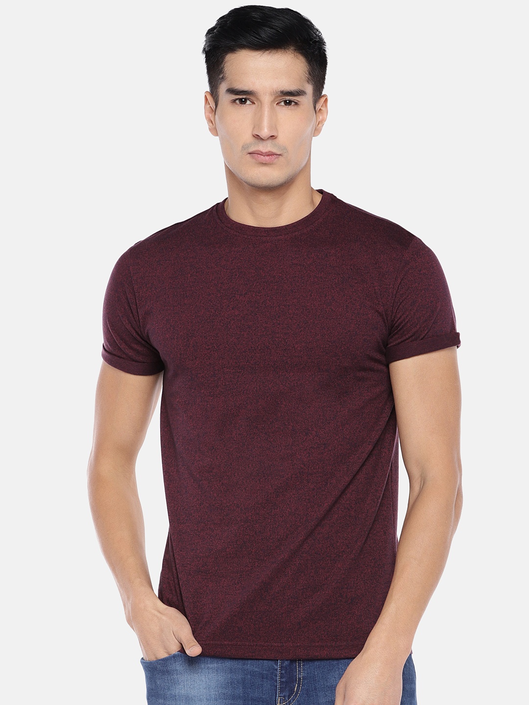 

Globus Men Maroon Solid Round Neck T-shirt