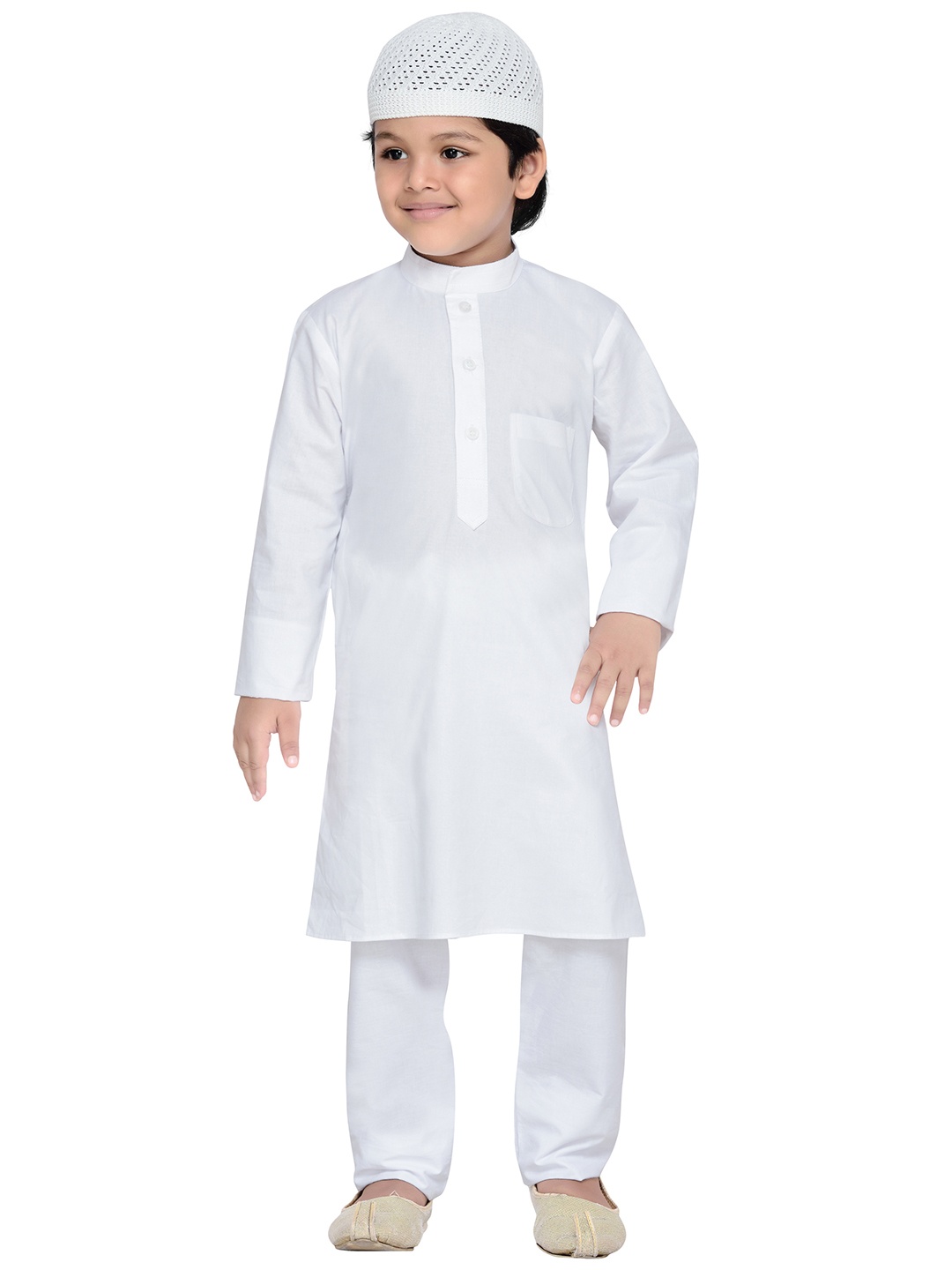 

Aj DEZInES Boys White Solid Kurta with Pyjamas & Hat