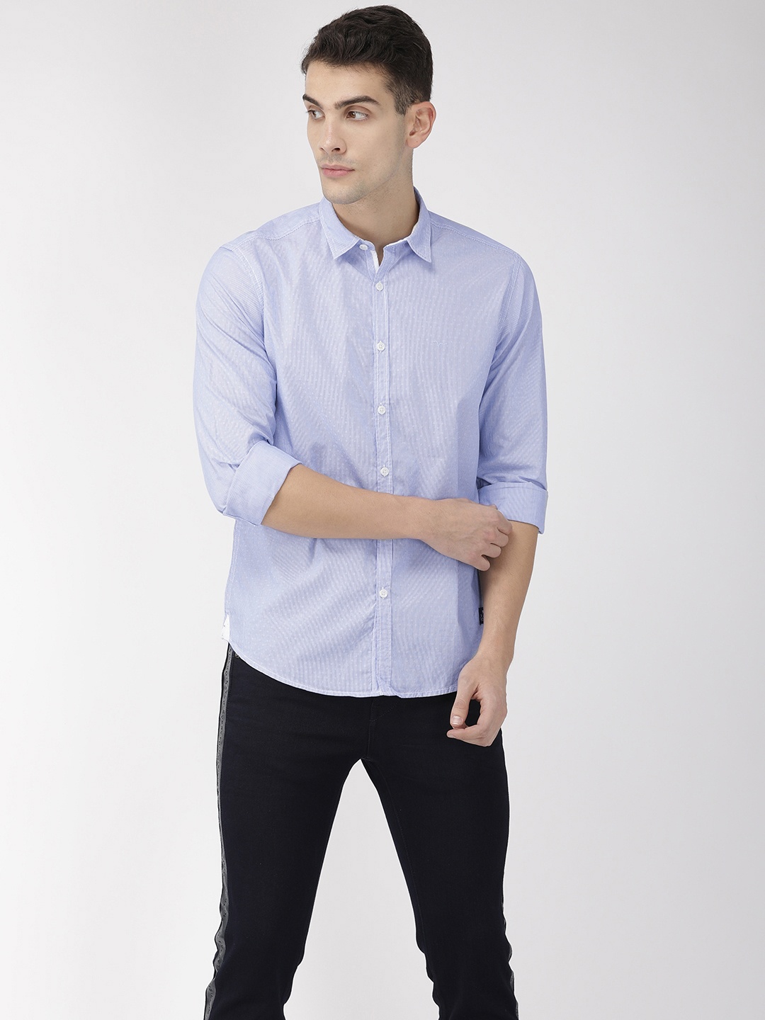 

Flying Machine Men Blue & White Regular Fit Striped Casual Shirt