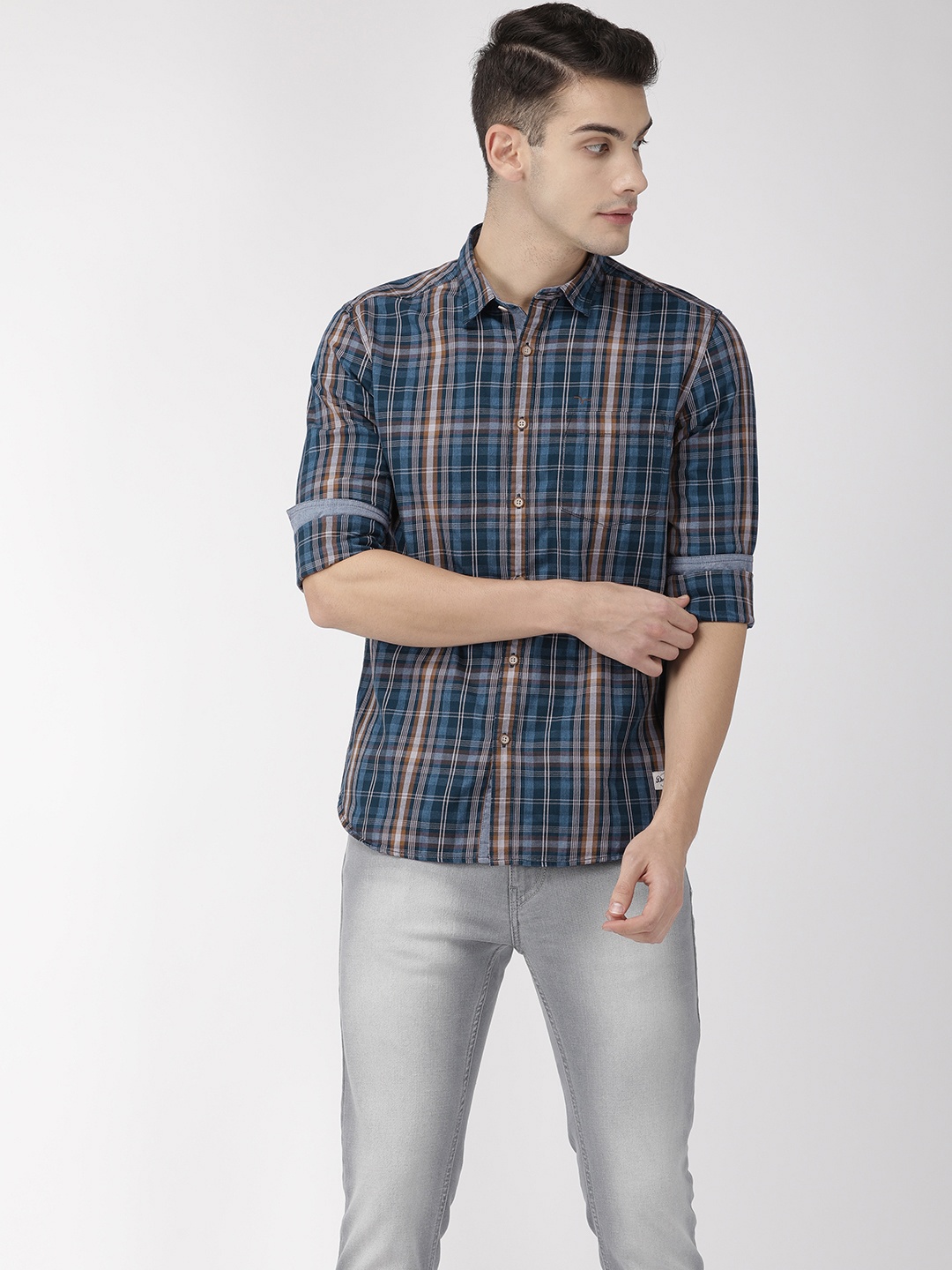 

Flying Machine Men Blue & Brown Slim Fit Checked Casual Shirt