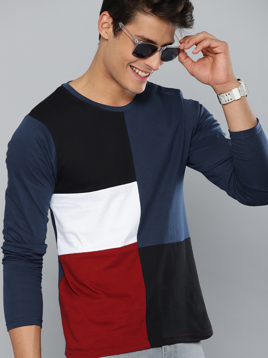 

HERENOW Men Navy Blue Black Colourblocked Round Neck Pure Cotton T-shirt
