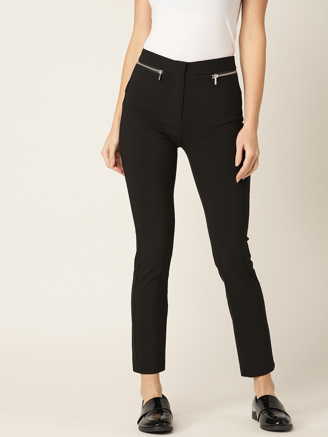 

MANGO Women Black Solid Cropped Regular Trousers