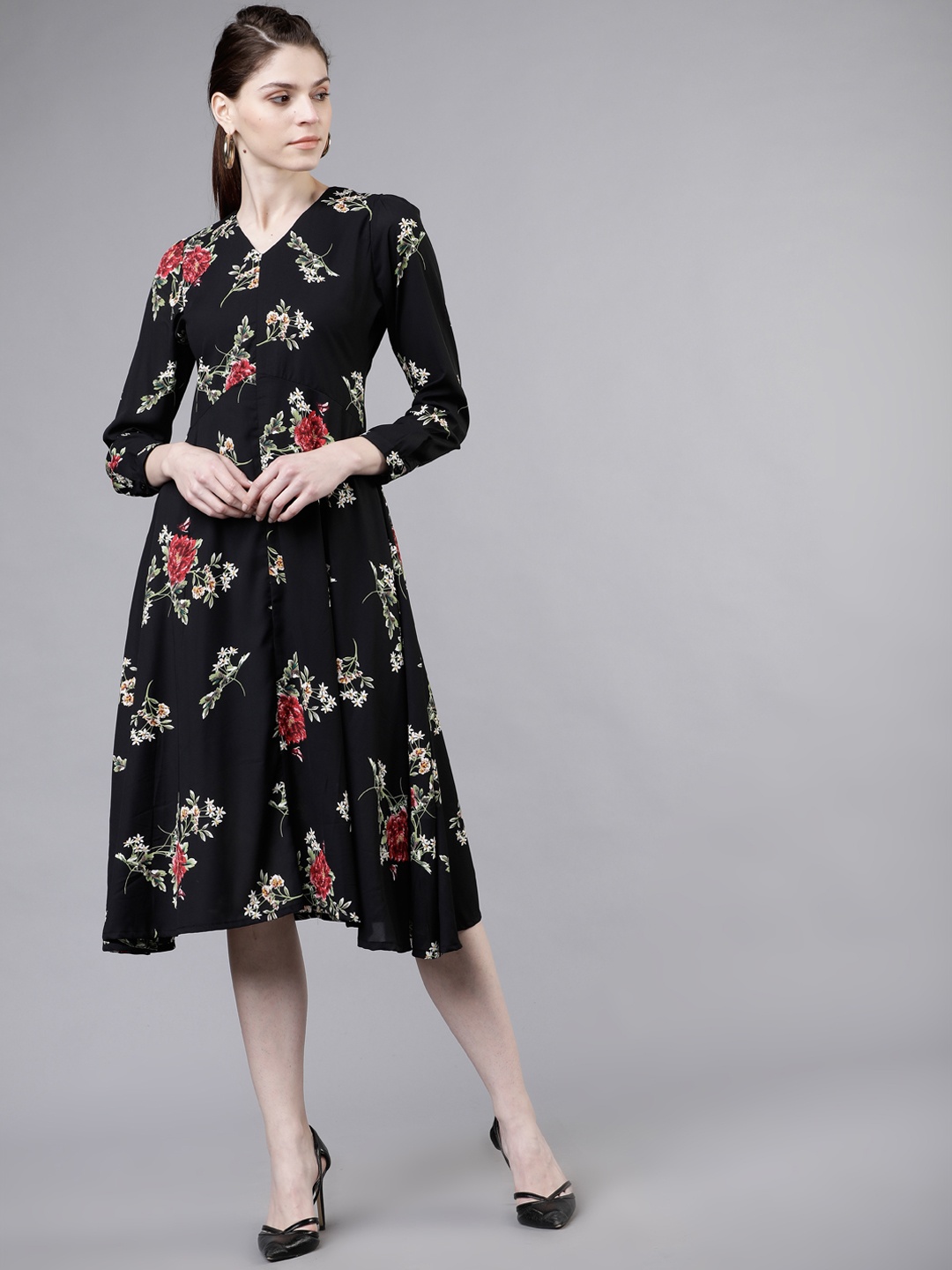 

Tokyo Talkies Women Black Floral Printed Fit and Flare Dress
